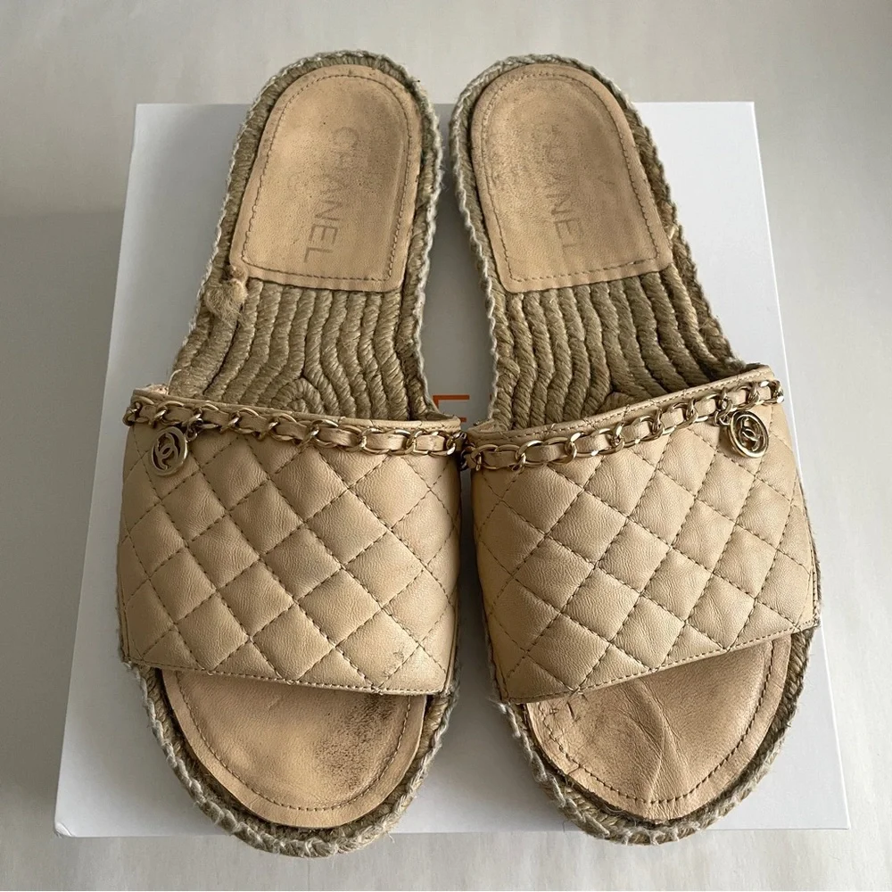 Chanel Interlocking CC Logo Quilted Espadrilles Slides Sandals Size 39 - Picture 1 of 9